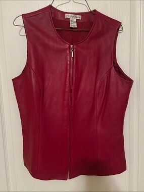 Draper's & Damon's Women's Red Leather Zip Vest